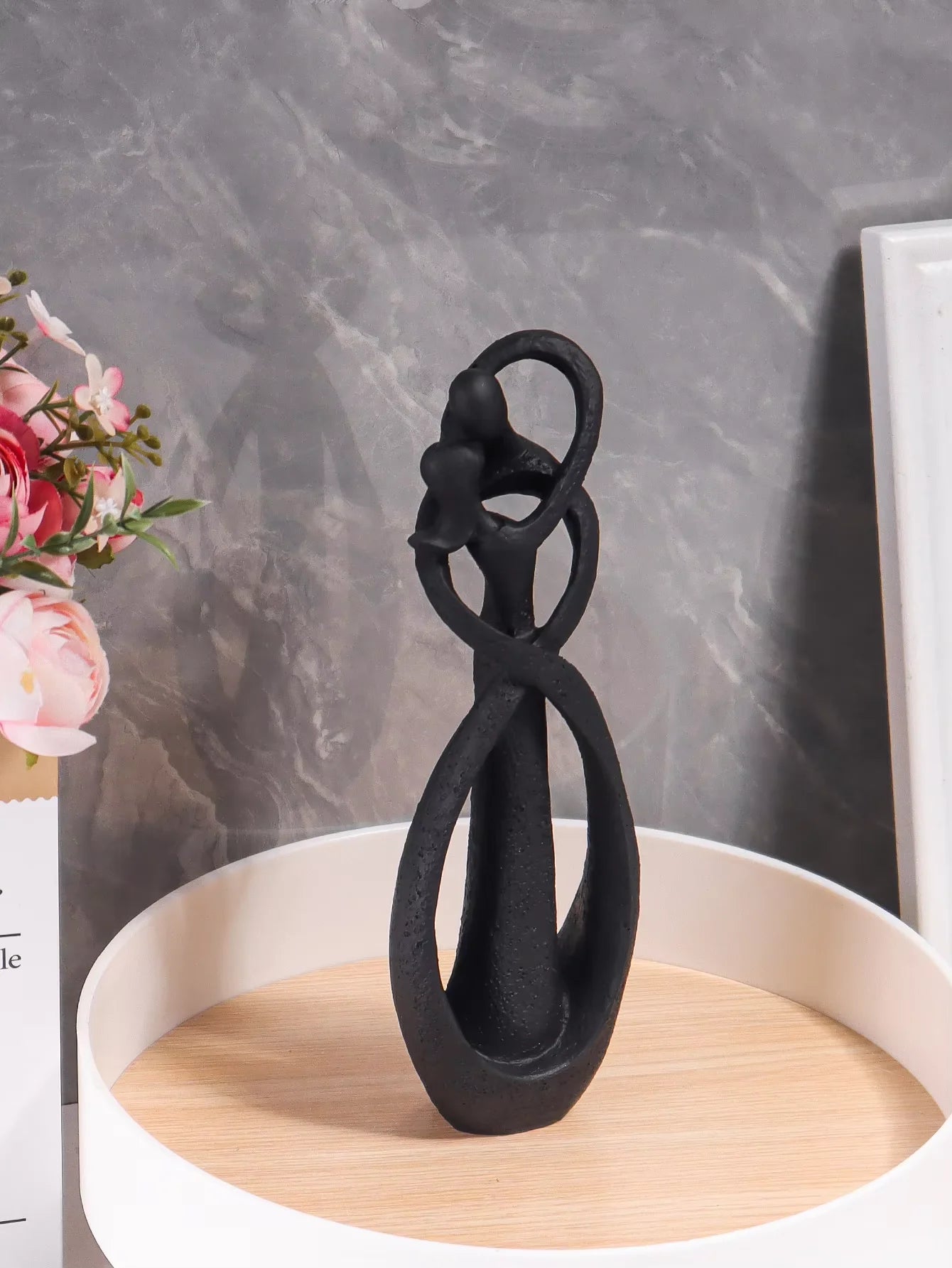 Nordic Style Creative Home Decor: Embracing Couple Sculpture for Office, Bookshelf, Living Room, Bedroom, Tabletop Decoration